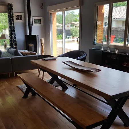 Maison Lachanau Hébergement de vacances *